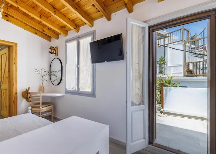 Amaranthos Village Skopelos Town